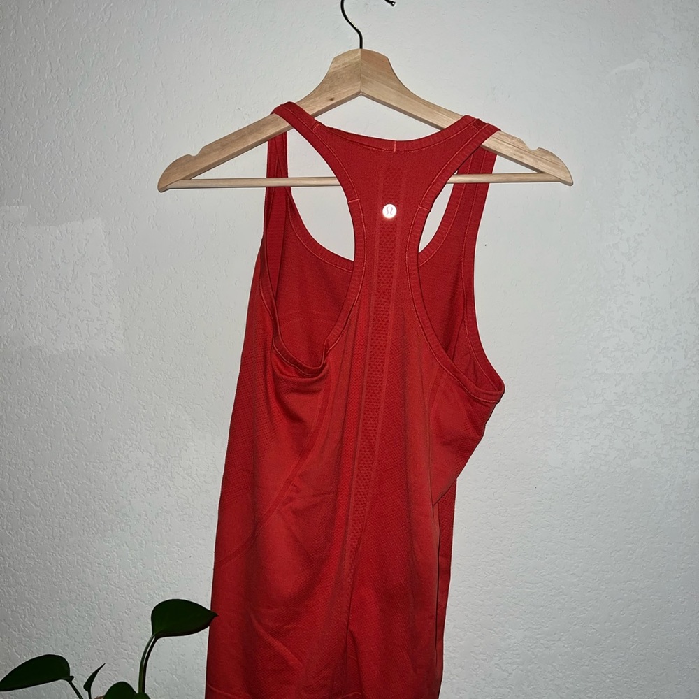 Lululemon Swiftly Tech Racerback size 8